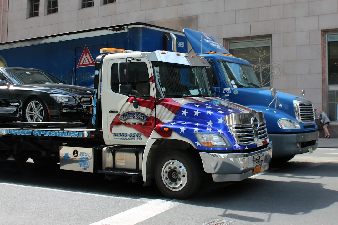 blue-and-white-truck-close-up-photography-frm8c6-639s